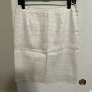 Merona woven off white skirt. Cotton & linen blend. Just above the knee Size 6